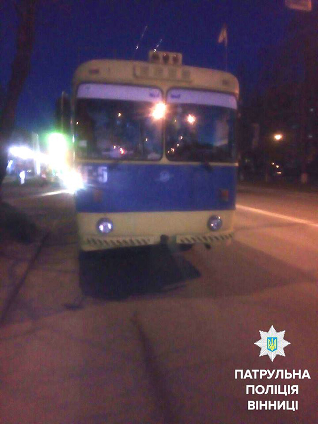 Вінницькі правоохоронці затримали нетверезого водія ремонтного тролейбуса