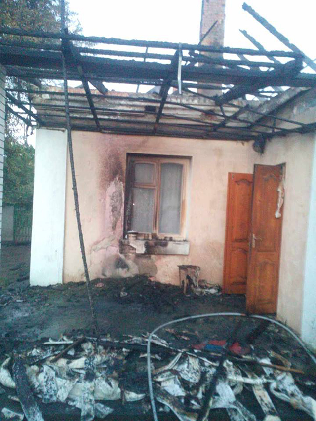 Через недопалок на Вінниччині ледве не згорів житловий будинок