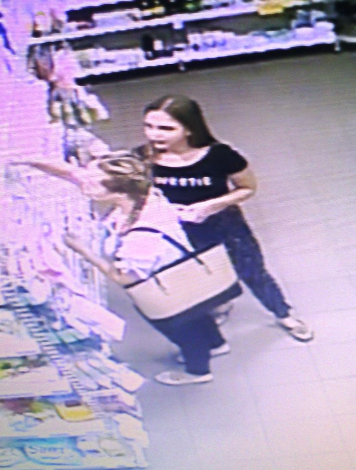 В одному з вінницьких магазинів двоє жінок вкрали косметику. Поліція шукає злодійок
