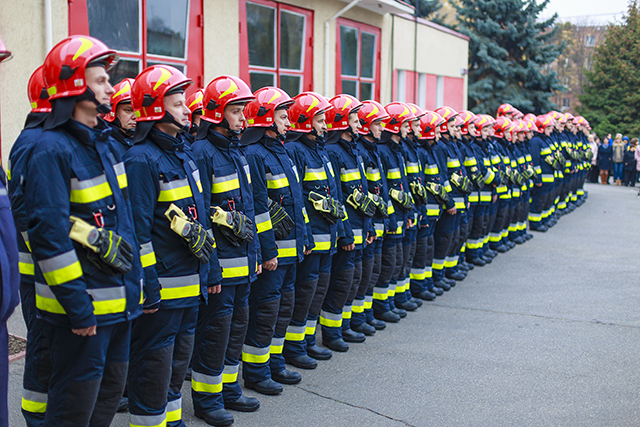 Уряд Німеччини передав вінницьким пожежникам більше 70 комплектів спецодягу