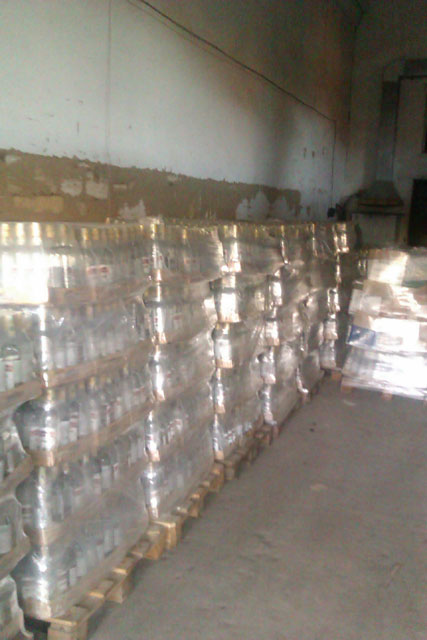 У Вінниці на нелегальному складі зберігали 500 ящиків алкогольної настоянки