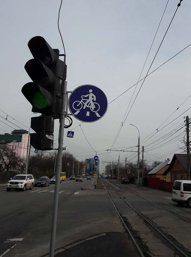 У Вінниці з'явилися нові інформаційні знаки для велосипедистів