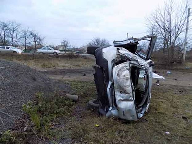 В Гайсинському районі перекинулась автівка - загинув 20-річний водій
