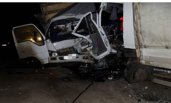 В Селищі в лобовому зіткненні двох вантажівок загинули два водії