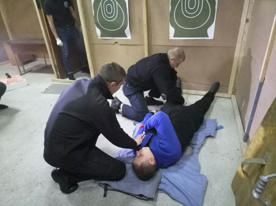 Вінницьких поліцейських вчать надавати долікарську медичну допомогу за міжнародними стандартами