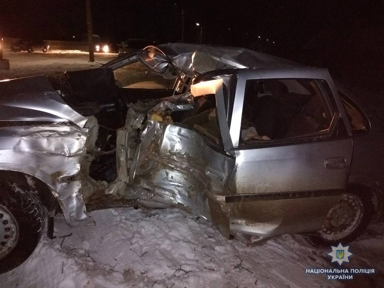 На Вінниччині "Opel" в'їхав у дерево - водій загинув на місці