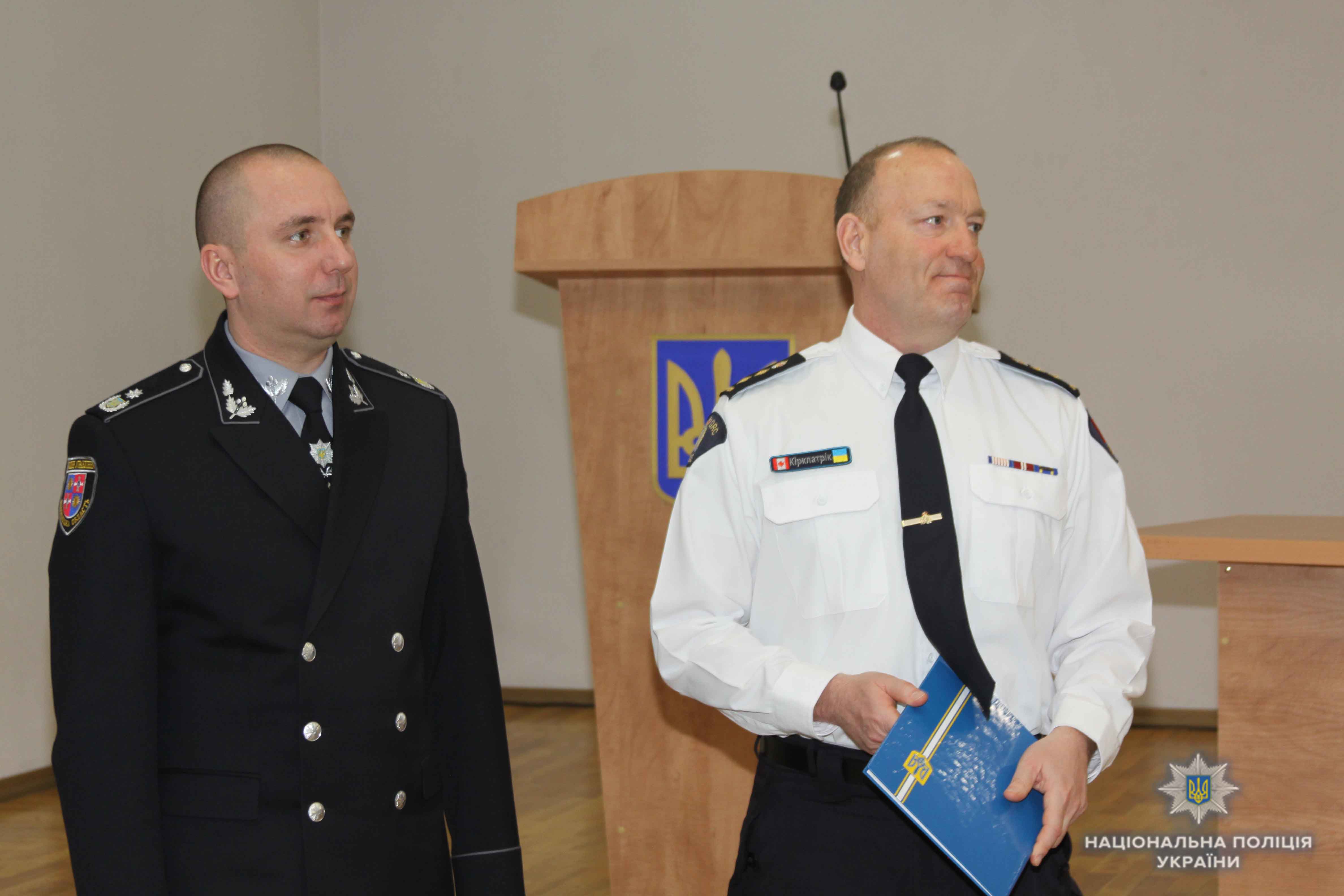У Вінниці 18 поліцейських-інструкторів пройшли підготовку за канадською методикою