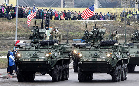 Telegraph: Військові США і Великобританії пройшли парадом в 300 метрах від російського кордону