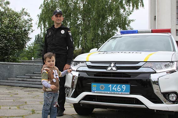 Поліцейські Вінниччини отримали 18 нових позашляховиків з екологічними двигунами
