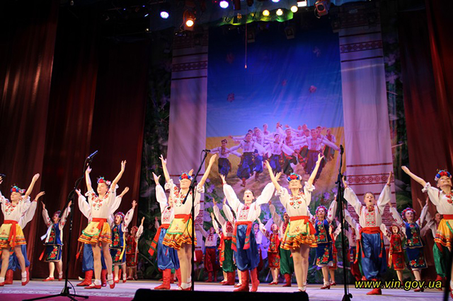 Народний ансамбль танцю «Барвінок» відзначив ювілей свого керівника Петра Бойка святковим концертом 