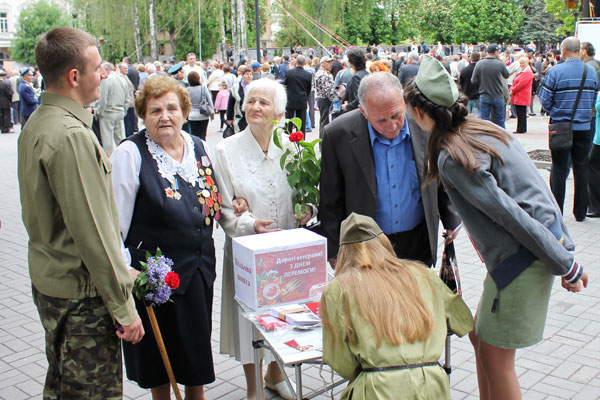 9 травня у Вінниці, як і по всій Україні, відсвяткували чергову річницю завершення Великої Вітчизняної війни.