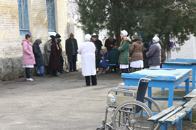 З лікарні Ющенка через «пожежу» евакуювали пацієнтів: у Вінниці рятувальники проводили спецнавчання