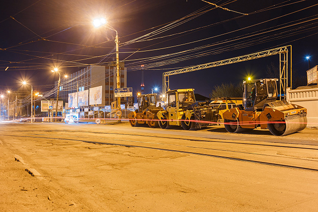 У Вінниці оновлюють дорожнє покриття по вулиці Батозькій: за ніч поклали понад 5 тис. кв. м. асфальтобетону