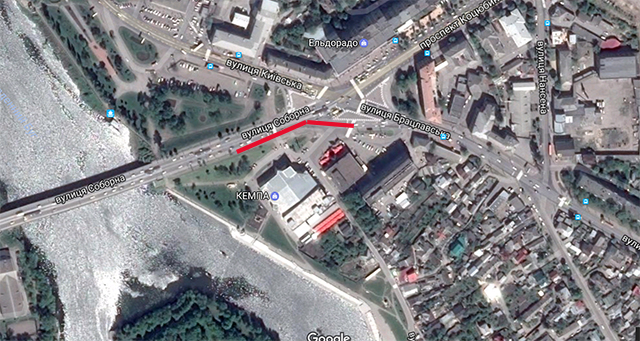 Для зменшення заторів на виїзді з Центрального мосту в бік вул. Брацлавська проїжджу частину розширять ще на одну смугу руху