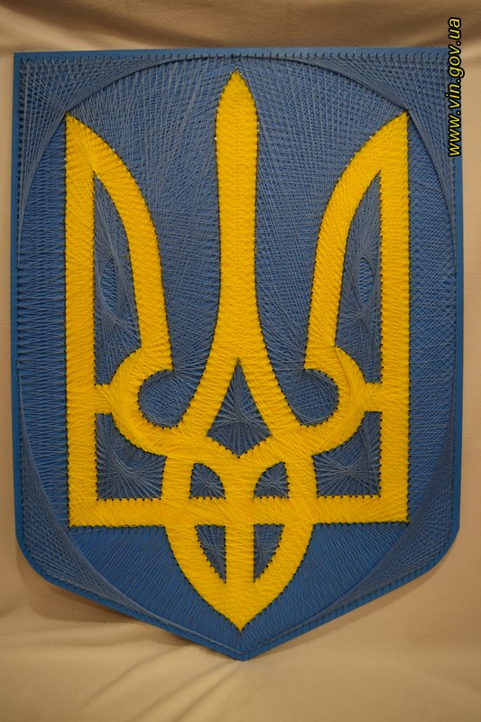 Понад 150 вінничан  долучились до створення Гербу України у техніці "ізонитка"