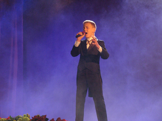 На творчому фестивалі в "Зорі" співали  фіналісти телевізійних шоу Сашко Подолян та Інгрет Костенко