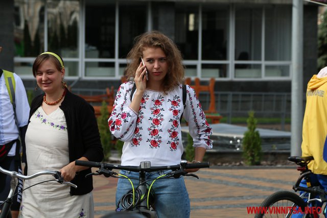 Вінничани у День Незалежності вже вшосте провели патріотичний велозабіг у вишиванках