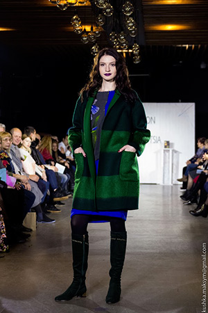 Дні моди: гармонійні пальто, костюми та сукні у осінньо-зимовій колекції Людмили Квєтної «Рівновага»