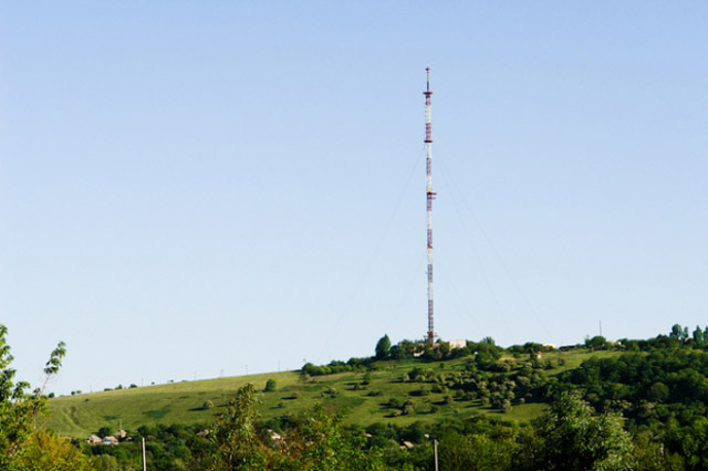 Біля Слов’янська впала 222-метрова телевежа, а у Донецьку зранку «гаряче»