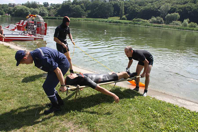 Вінницькі рятувальники провели спеціальні навчання з порятунку людей на воді