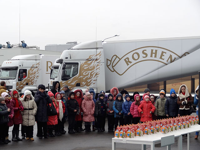 19 грудня майже 46 тисяч солодких подарунків помічники Святого Миколая повезли до маленьких вінничан