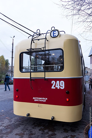 Перша екскурсійна подорож ретро-тролейбусом вінницькими вулицями