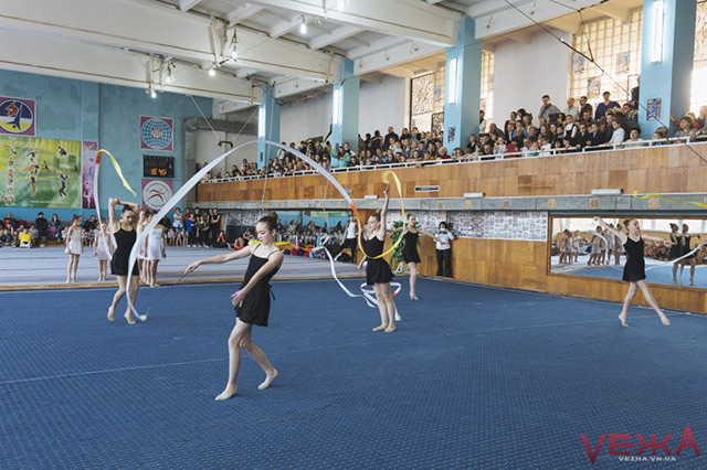 Більше сотні акробатів із різних країн приїхали до Вінниці на міжнародні змагання зі спортивної акробатики