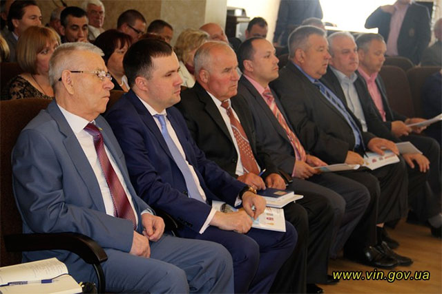 На Вінниччині обговорювали етапи децентралізації влади та добровільне об\'єднання територіальних громад