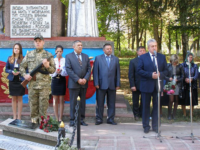 У Вінницькій області відкрили  меморіальну дошку бійцю АТО Сергію Шевчуку