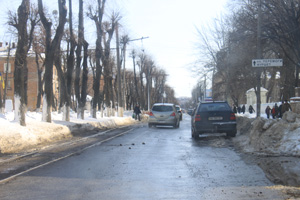 Комунальні служби звертаються до вінничан не залишати автомобілі на узбіччях