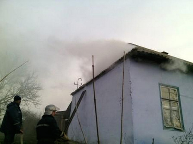 В Ямпільському районі рятувальники ліквідували пожежу в житловому будинку