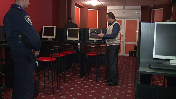 Вчора у Вінниці поліцейські закрили 17 підпільних "казино"