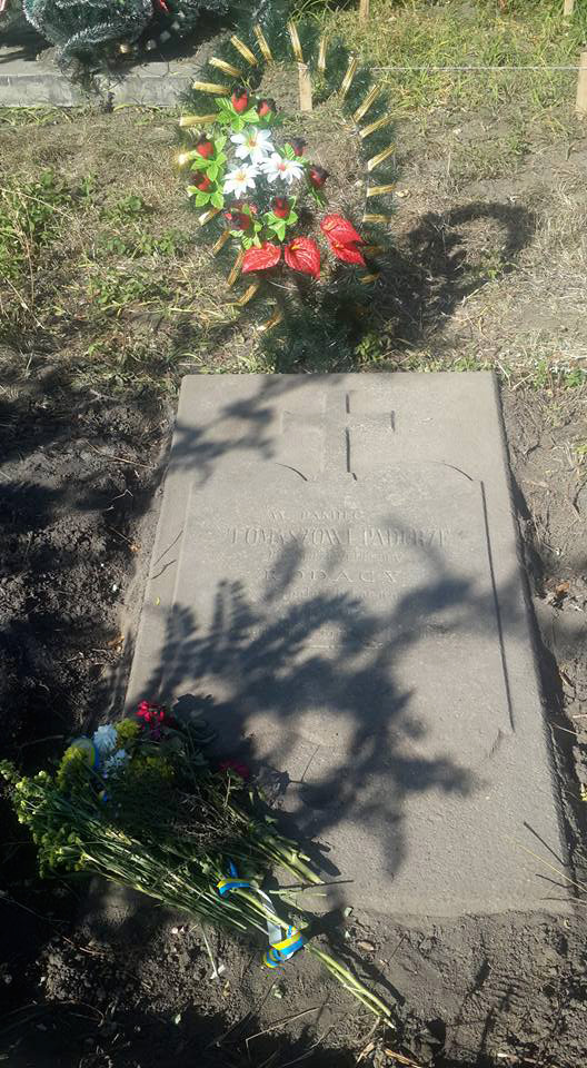 На Вінниччині під час впорядкування кладовища знайшли могилу автора пісні "Гей, соколи" Тимка Падури