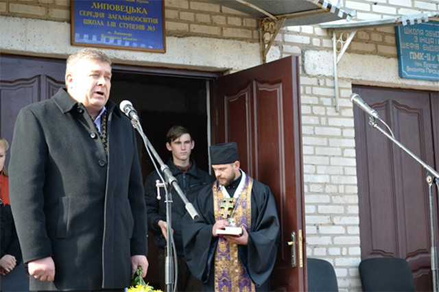 На Вінниччині відкрили меморіальну дошку в честь загиблого учасника АТО Олега Грабчака
