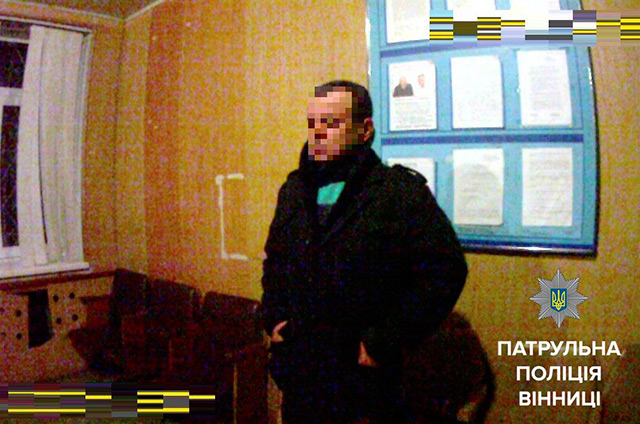 На вул. Максима Шимка чоловік побив свою співмешканку, жінку забрала "швидка"