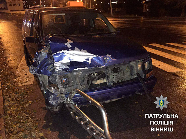 У Вінниці патрульні знайшли п'яного  водія, який скоїв ДТП та втік з місця пригоди