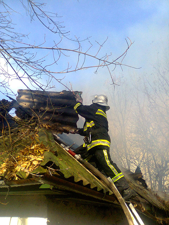 В Тульчині через ігри з вогнем мало не згорів будинок