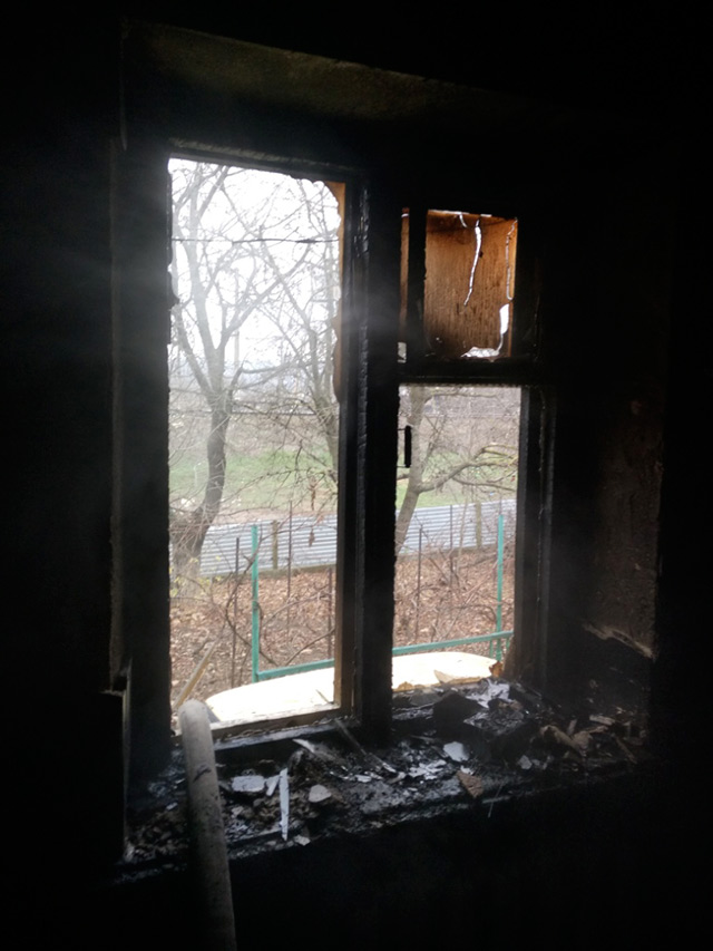 На Вінниччині через несправність пічного опалення загорілась кімната у будинку