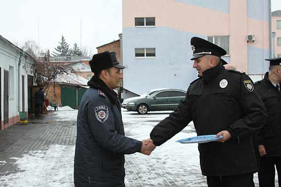 Дільничні поліцейські Вінниччини отримали 6 службових автівок 