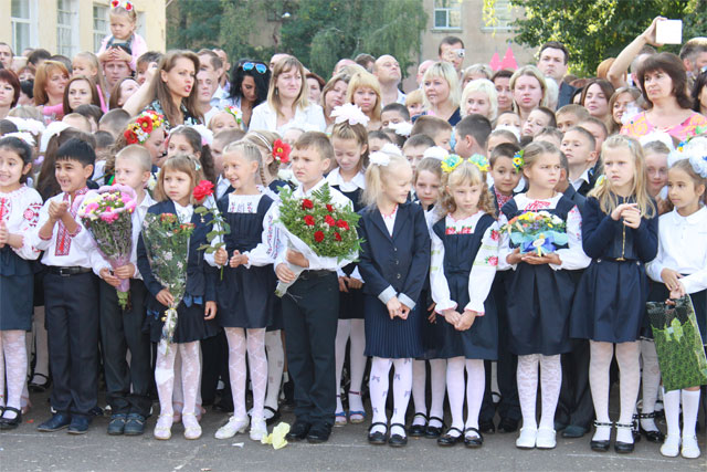 Перші дзвоники пролунали для майже 35 тисяч учнів вінницьких шкіл
