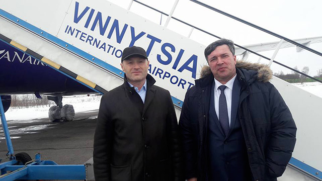 Аеропорт "Вінниця" отримав від аеропорту "Бориспіль" трап та півсотні візків для багажу
