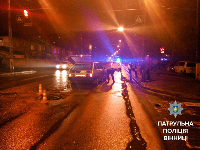 У Вінниці нетверезий водій скоїв ДТП та поїхав далі, а поліції намагався довести, що він пасажир