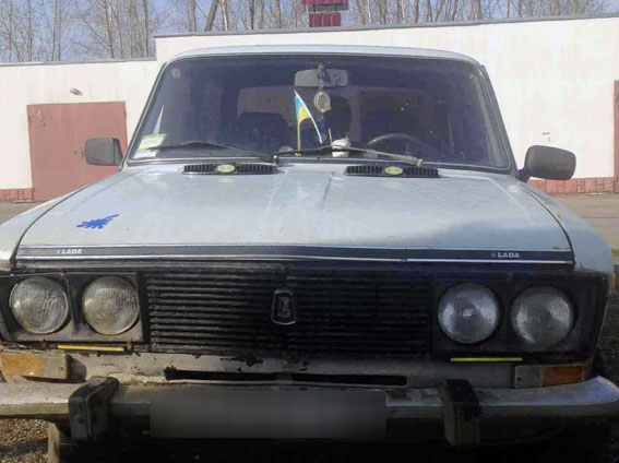 На Вінниччині чоловік вкрав автівку, яку власник залишив в полі