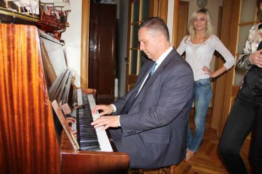 Заступник вінницького міського голови показав свою квартиру журналістам
