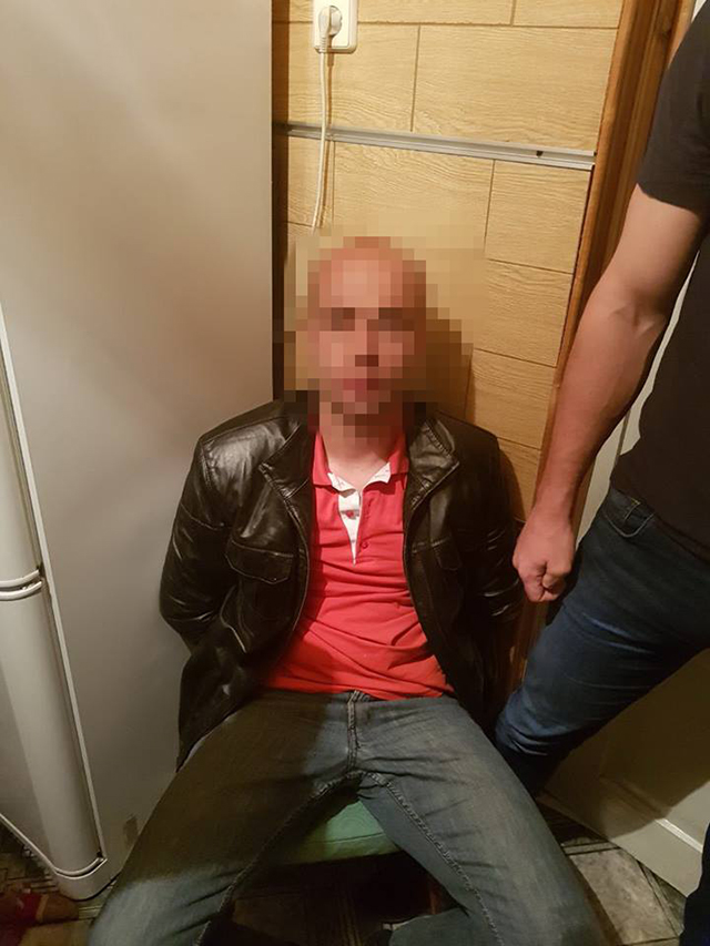 На Вінниччині працівники СБУ затримали поліцейських, які організували "повний цикл" наркобізнесу - від вирощування до збуту