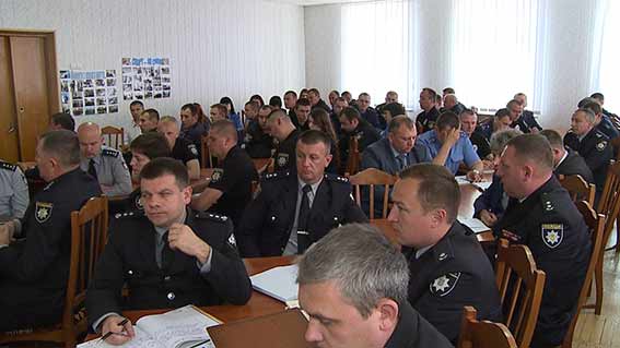 Юрій Педос звільнив двох працівників Хмільницького відділення поліції, яких підозрюють в організації наркобізнесу