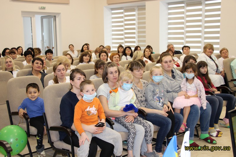 Вінницька обласна дитяча лікарня отримала в подарунок сучасне ендоскопічне обладнання