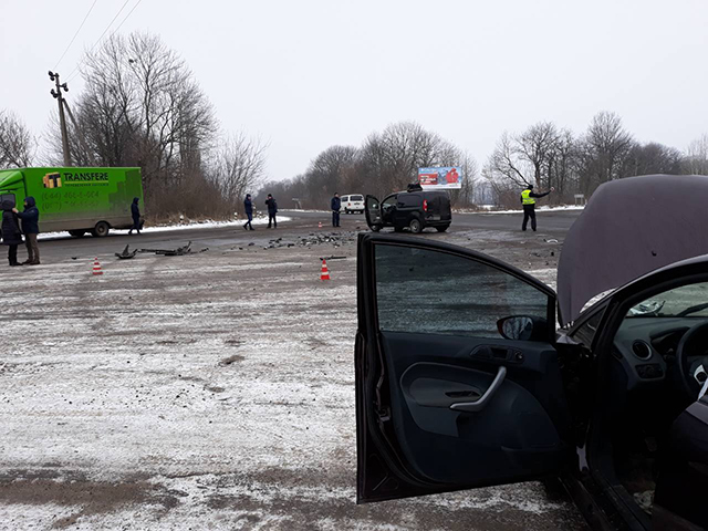 На Вінниччині зіткнулись два автомобілі: одна людина загинула