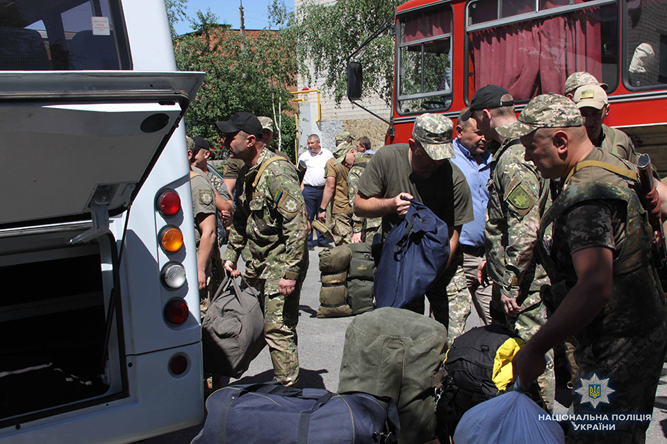 Вінницькі поліцейські після двомісячного відрядження у зону АТО повернулися до Вінниці