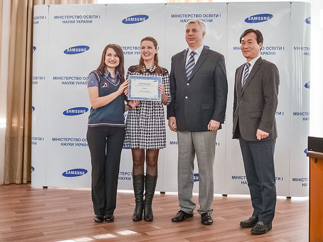 Вінницька загальноосвітня школа №33 виграла смарт - клас від компанії "Samsung Electronics Україна" 